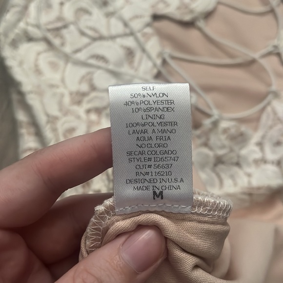 Entry brand white lace and cream/beige dress, size M - Picture 4 of 6